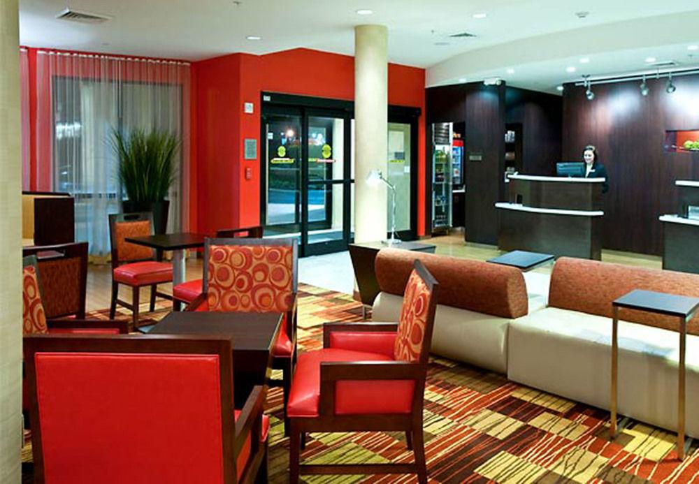 Отель Courtyard By Marriott Трой Экстерьер фото