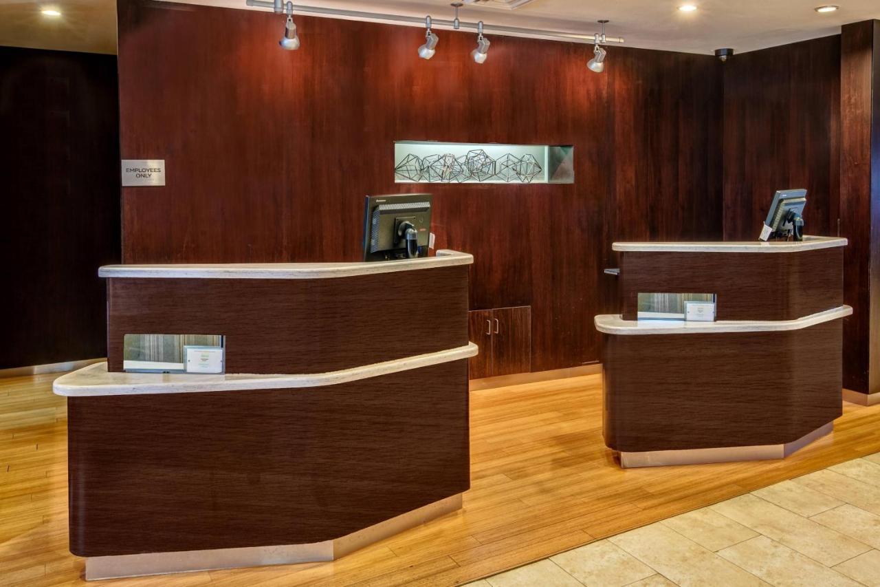 Отель Courtyard By Marriott Трой Экстерьер фото