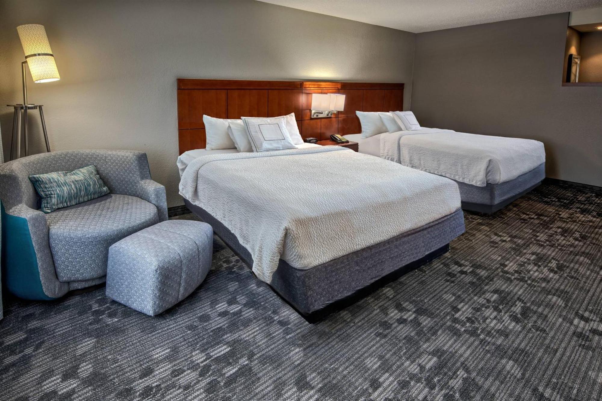 Отель Courtyard By Marriott Трой Экстерьер фото