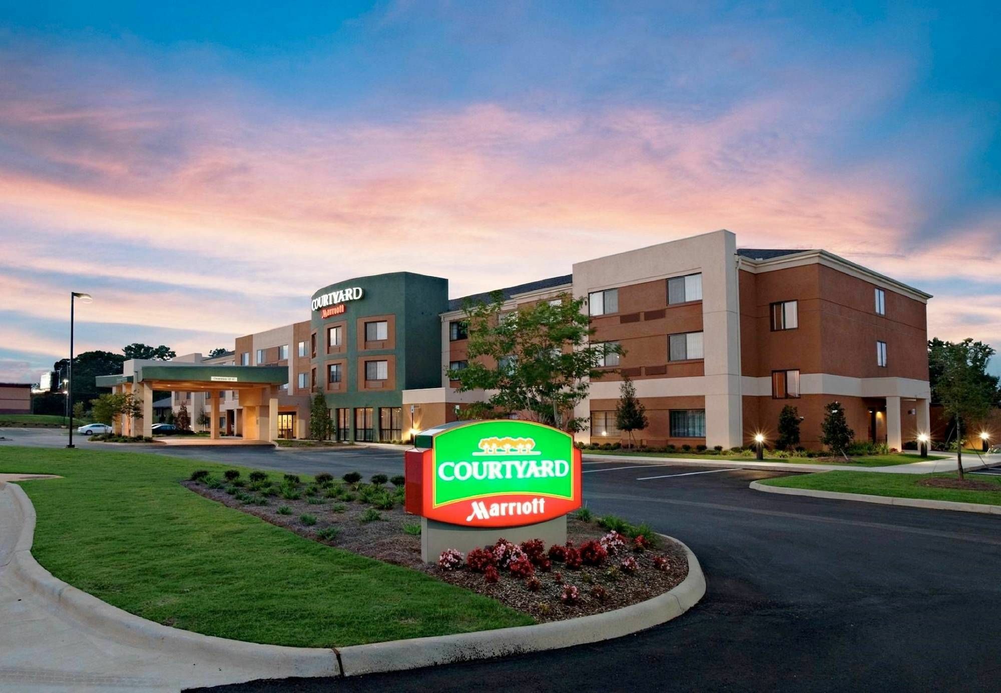 Отель Courtyard By Marriott Трой Экстерьер фото