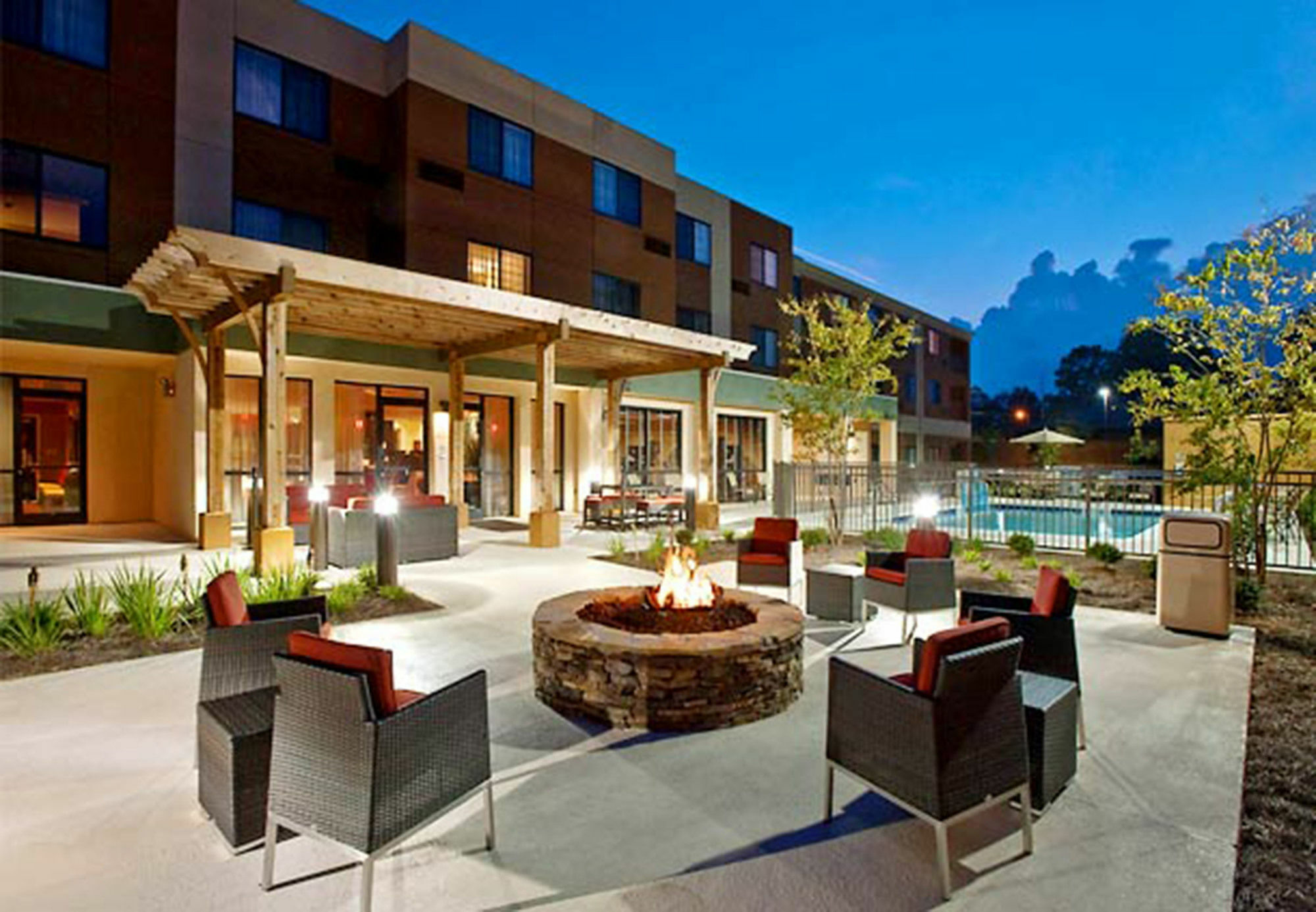 Отель Courtyard By Marriott Трой Экстерьер фото